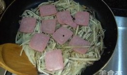 小孩吃茄瓜视频,趣味横生美食瞬间