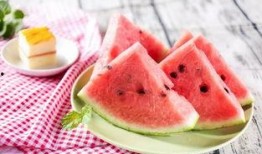吃哈密瓜吃西瓜