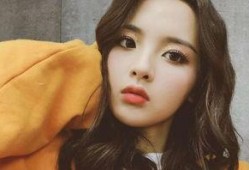 杨超越吃瓜还卖瓜的视频,娱乐界新潮流