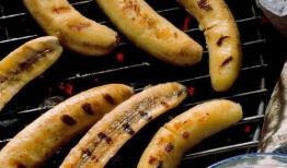 烧烤店吃瓜,一场舌尖上的夏日狂欢