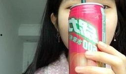 模特美女吃瓜视频大全,模特美女们的美食诱惑瞬间