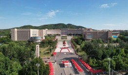 齐鲁理工济南吃瓜,吃瓜群众的热闹日常