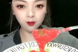 小孩吃瓜嘴巴红,瓜果乐趣多——小孩吃瓜趣事记