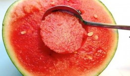 表白墙吃瓜西瓜梗,西瓜梗里的甜蜜与酸涩