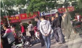 街道吃瓜的视频,揭秘日常趣味瞬间