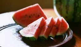 夏吃瓜春吃芽秋吃果,夏瓜春芽秋果，品味自然之韵