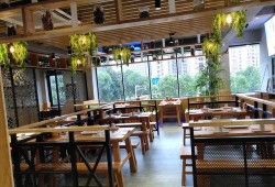 烧烤店吃瓜,一场舌尖上的夏日狂欢