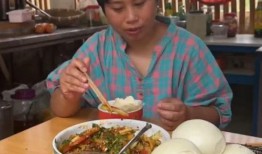 娱乐吃瓜酱厨师,吃瓜酱厨师生动演绎娱乐圈风云