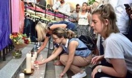 警察抓捕大叔吃瓜